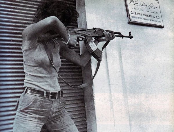 مقاتلة بحزب القوات اللبنانية - ١٩٨٥